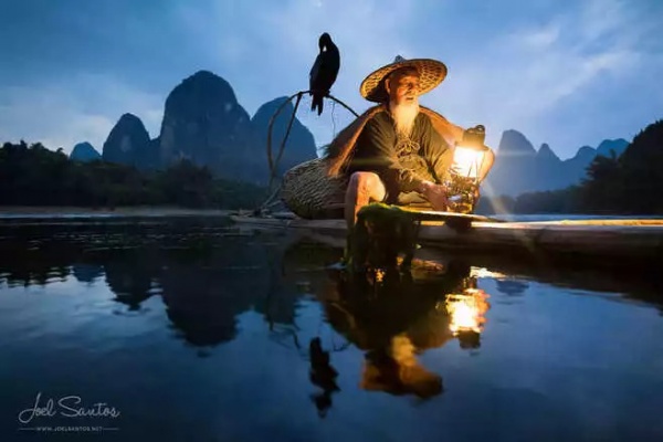 阳朔一年过八旬老人转型模特火到全球,为他点赞