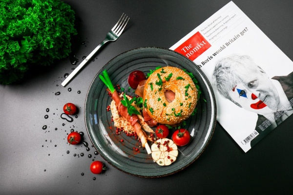 纸上珍馐：美食杂志里流淌的味觉想象与生活美学